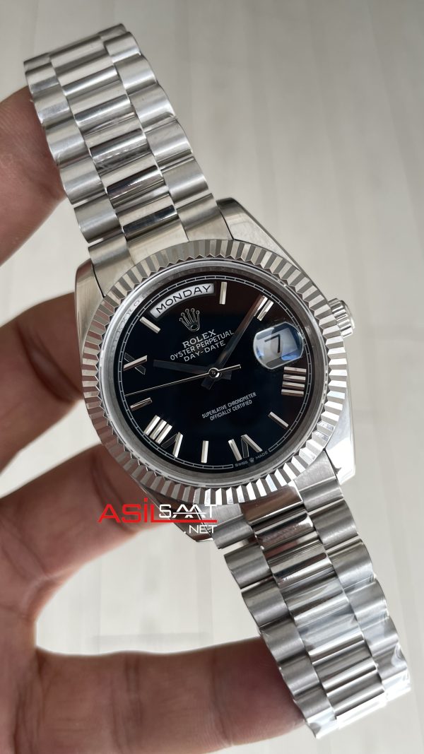 Rolex Day Date Siyah Kadran 228239 Black Roman Dial 40mm Replika Saat Rolex Day Date Siyah Kadran 228239 Black Roman Dial 40mm Replika Saat