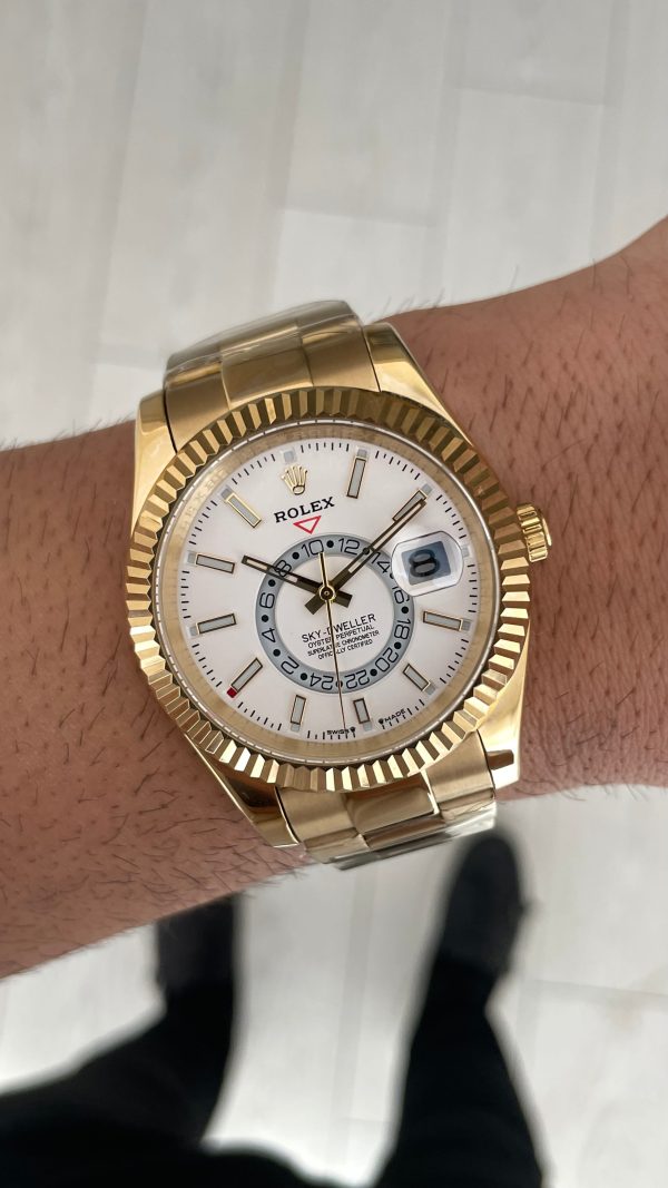 Rolex Sky Dweller Beyaz 336938 Oyster Gold 42mm Replika Saat