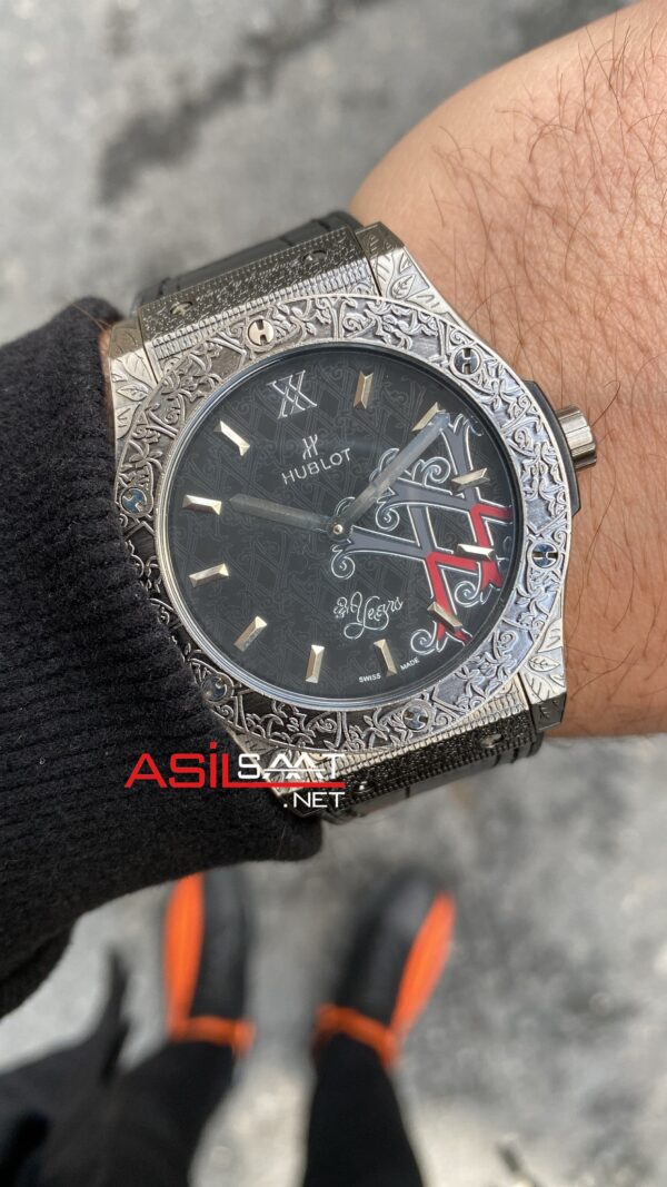 Hublot Classic Fushion Vendome İşlemeli Kasa Siyah Kadran HBV025 Hublot Classic Fushion Vendome İşlemeli Kasa Siyah Kadran HBV025