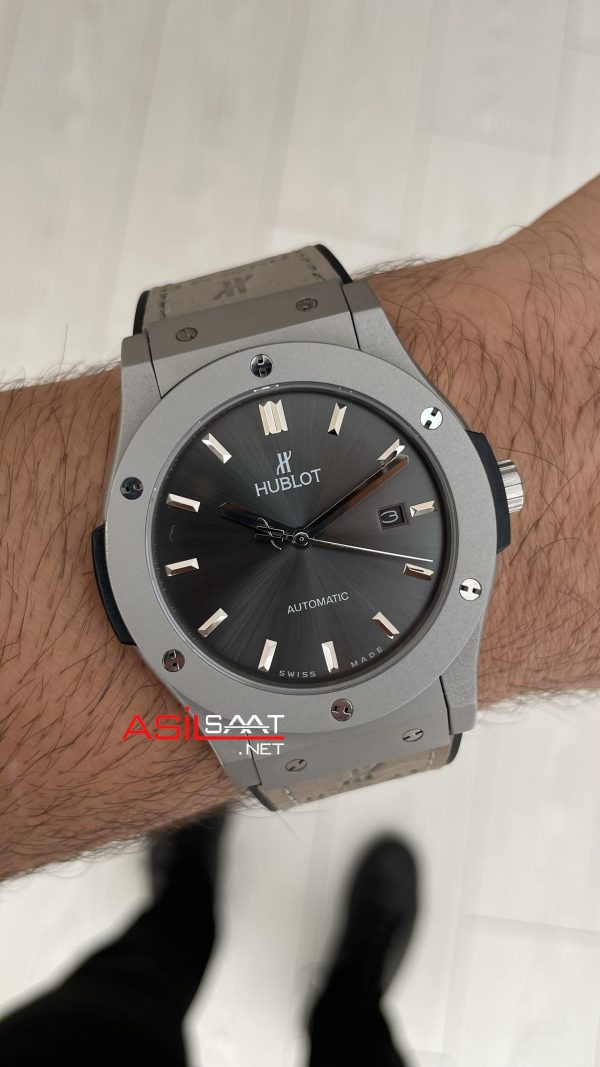Hublot Classic Fusion Grey 42mm Replika Saat