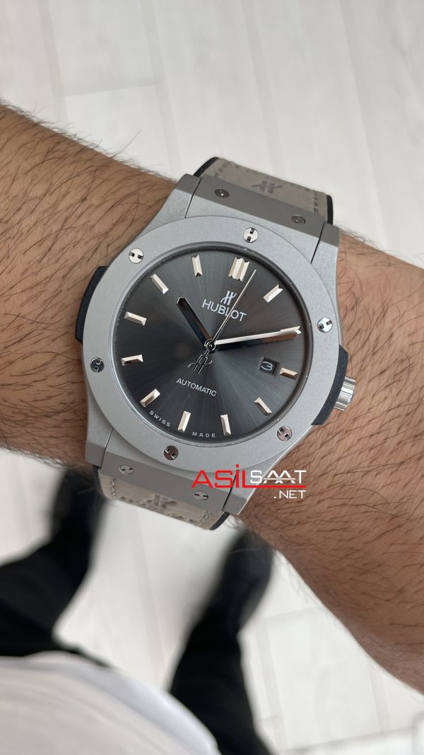 Hublot Classic Fusion Grey 42mm Replika Saat