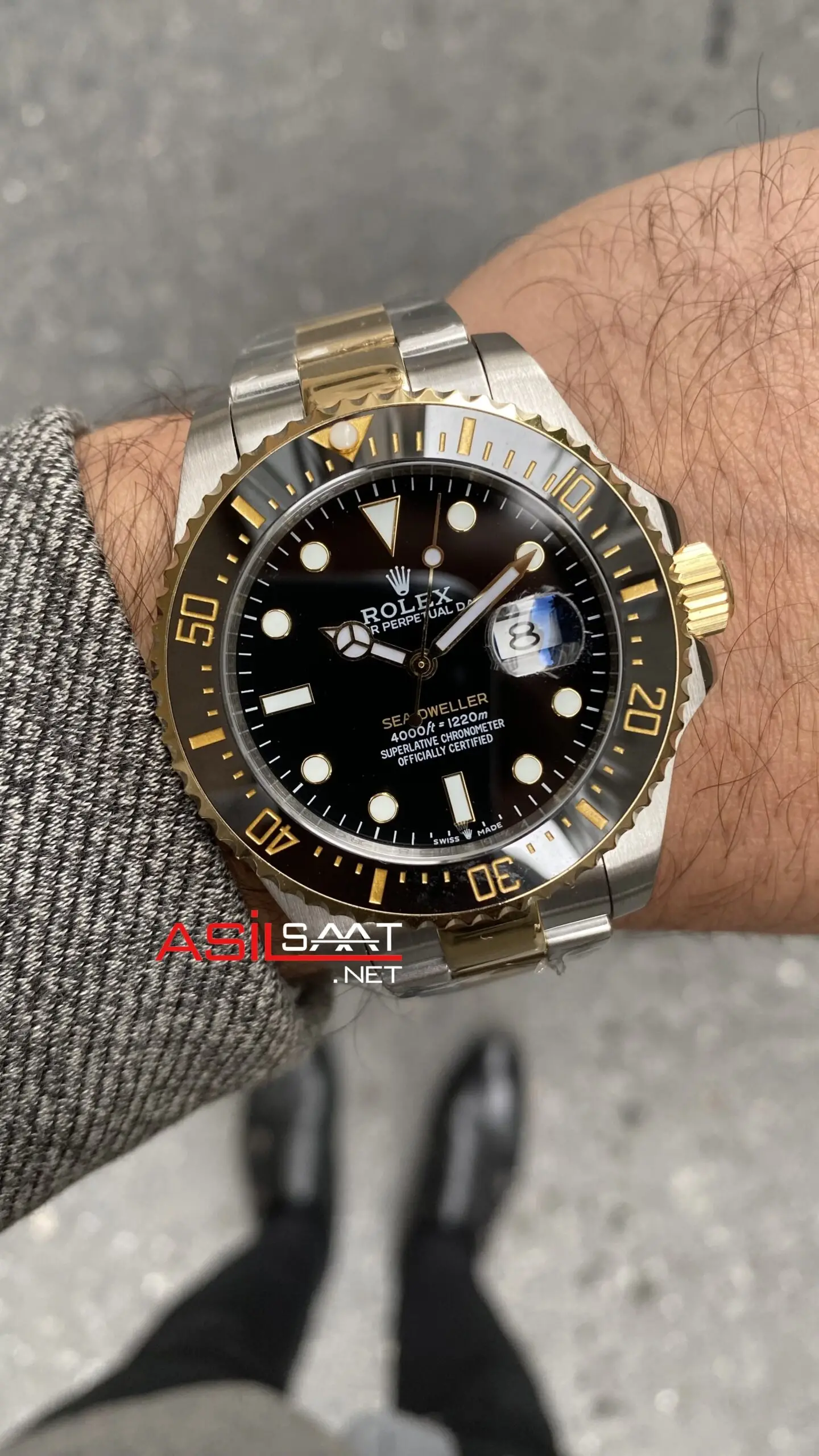 Rolex sea dweller 2 tone hotsell