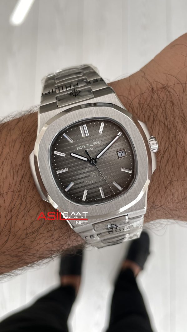 Patek Philippe Nautilus 40th Year Anniversary 5711 Gri Kadran 40 mm Silver Replika Saat