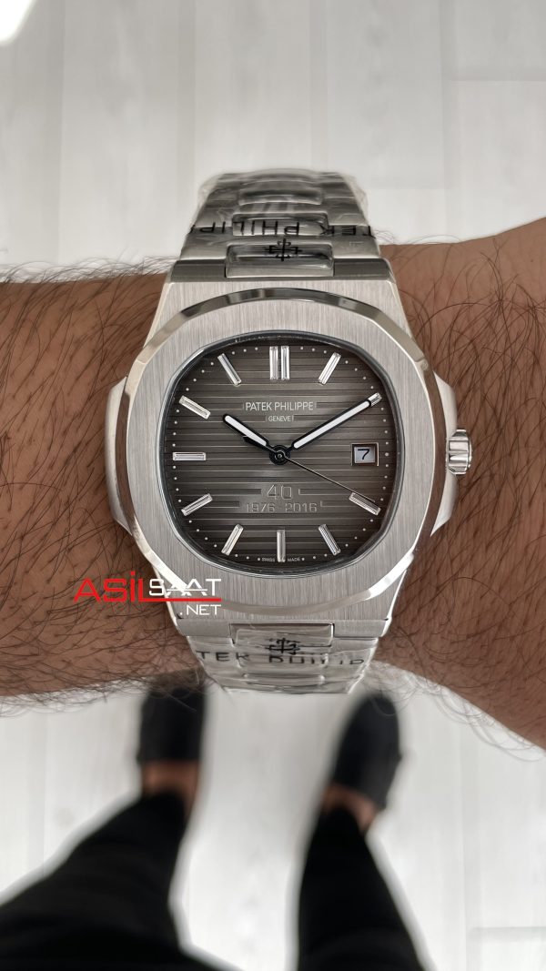 Patek Philippe Nautilus 40th Year Anniversary 5711 Gri Kadran 40 mm Silver Replika Saat