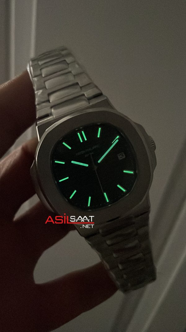 Patek Philippe Nautilus 5711 Yeşil Kadran 40mm Replika Saat