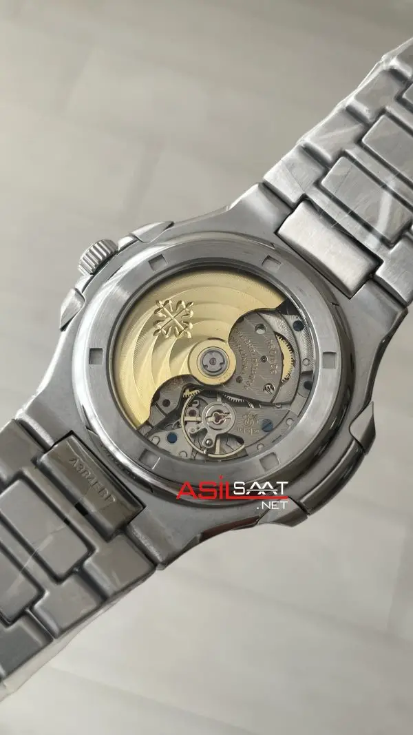 Patek Philippe Nautilus 5711 Yeşil Kadran 40mm Replika Saat Patek Philippe Nautilus 5711 Yeşil Kadran 40mm Replika Saat