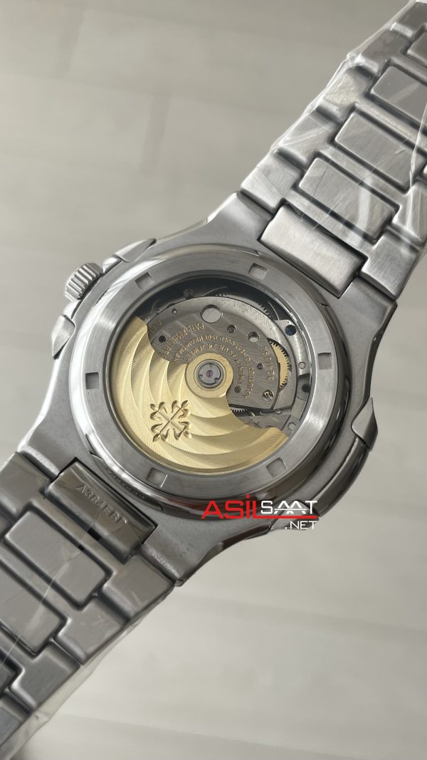 Patek Philippe Nautilus 5711 Yeşil Kadran 40mm Replika Saat
