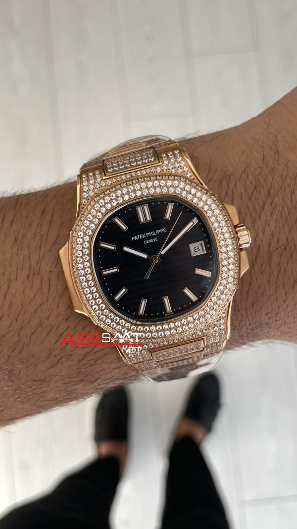 Patek Philippe Nautilus Diamond 5711 Siyah Kadran 40 mm 5711 Rose Replika Saat