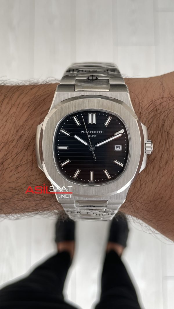 Patek Philippe Nautilus Siyah Kadran 5711 Silver 40 mm Replika Saat