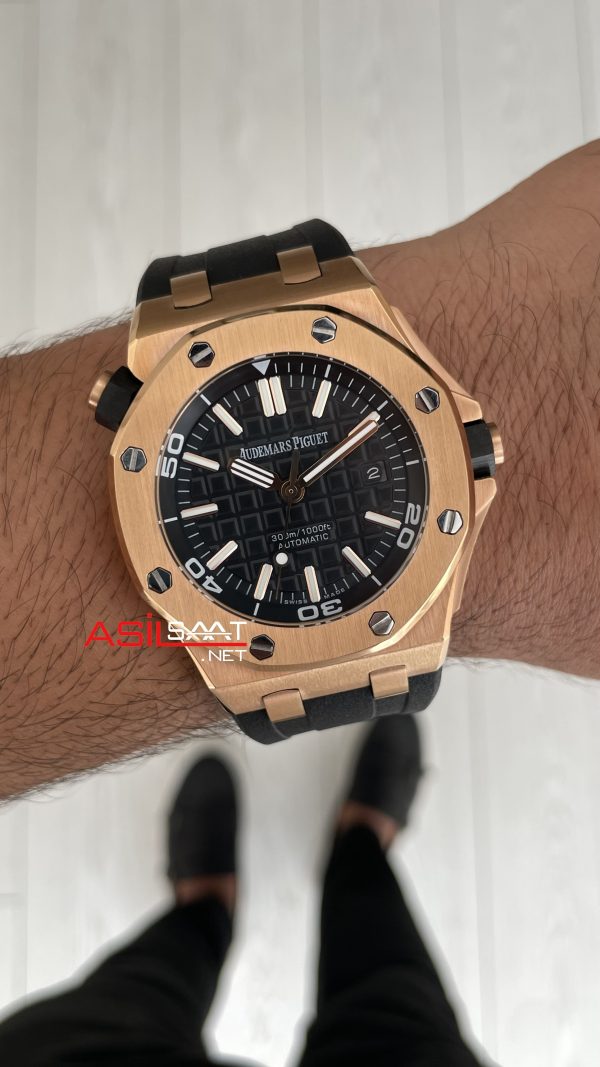 Audemars Piguet Royal Oak Offshore Diver Siyah Kadran 15340OR Rosegold 42mm Replika Saat