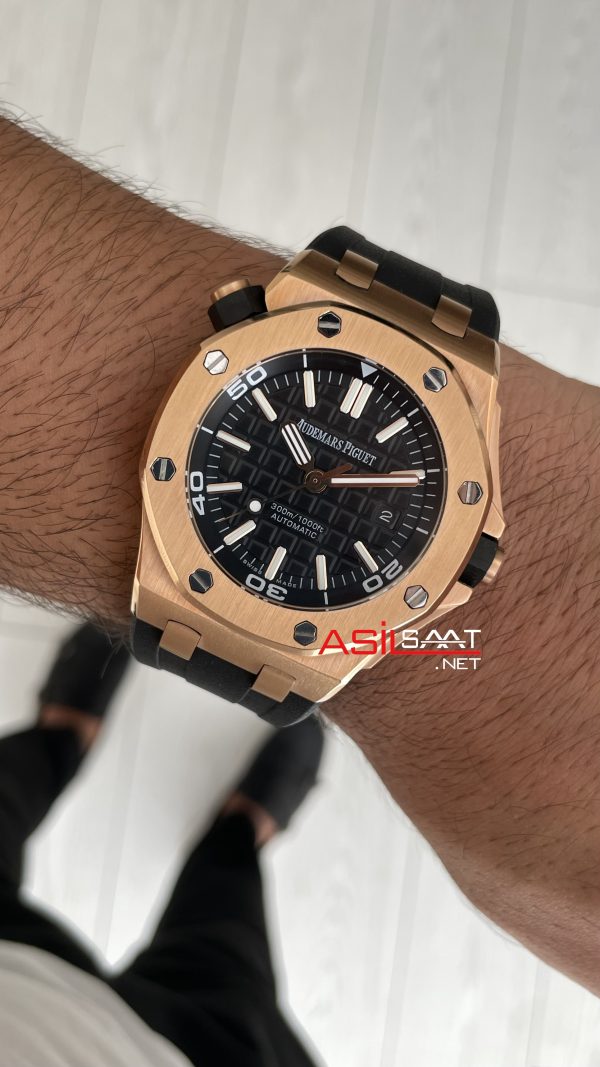 Audemars Piguet Royal Oak Offshore Diver Siyah Kadran 15340OR Rosegold 42mm Replika Saat