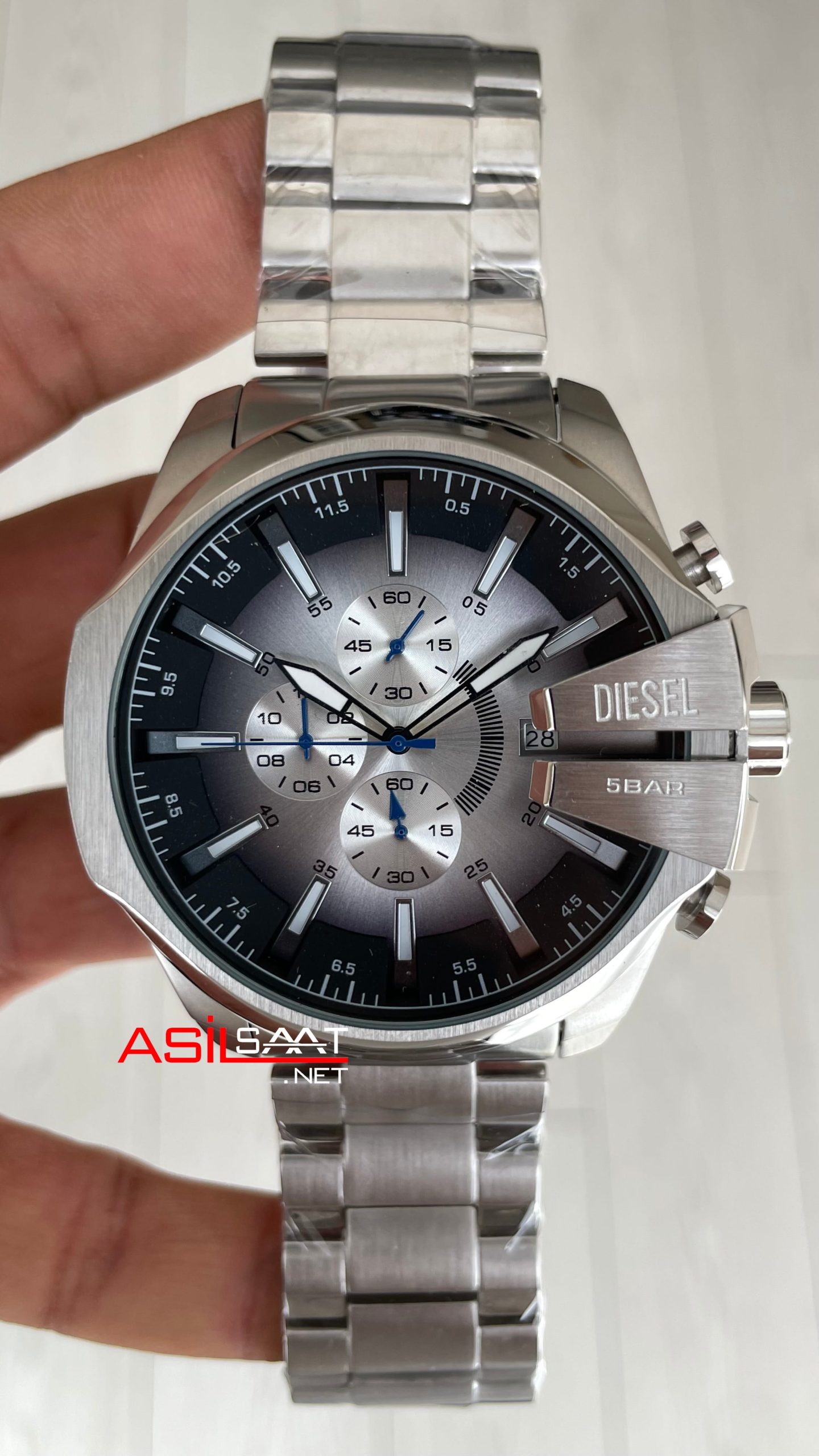 Diesel DZ4686 Mega Chief Beyaz Silver 48mm Erkek Kol Saati Diesel DZ4686 Mega Chief Beyaz Silver 48mm Erkek Kol Saati