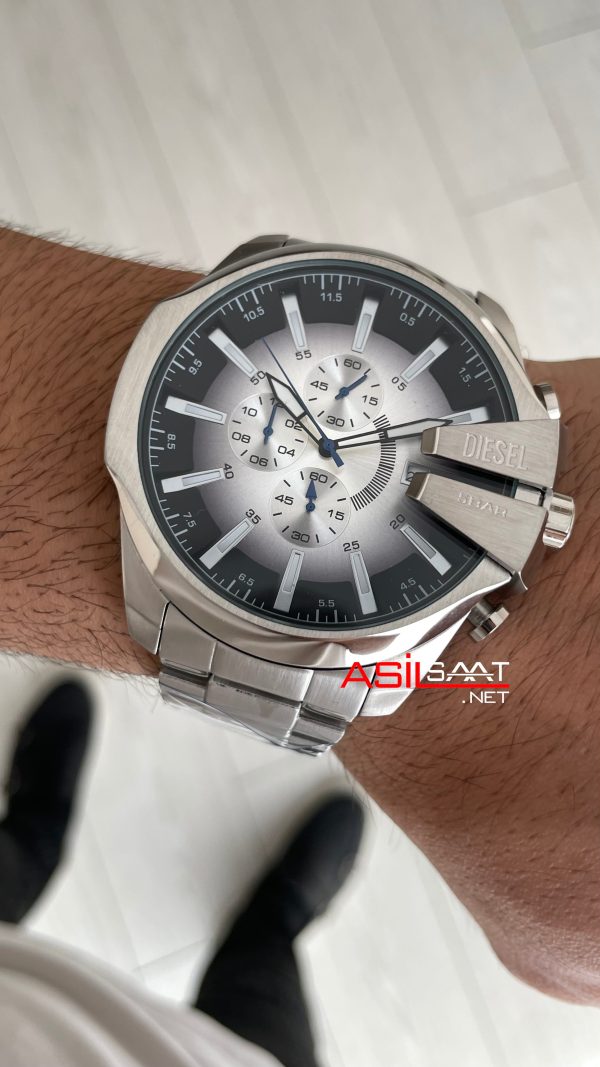 Diesel DZ4686 Mega Chief Beyaz Silver 48mm Erkek Kol Saati Diesel DZ4686 Mega Chief Beyaz Silver 48mm Erkek Kol Saati