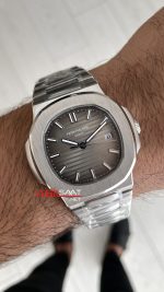 Patek Philippe Nautilus 5711 Gri Kadran 40 mm Replika Saat