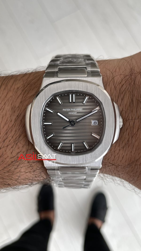 Patek Philippe Nautilus 5711 Gri Kadran 40 mm Replika Saat