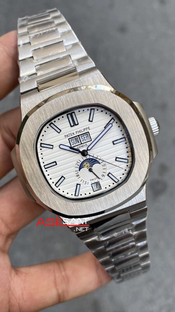 Patek Philippe Nautilus Annual Calendar Beyaz Kadran 40 mm 5726 Silver Replika Saat PPNA071