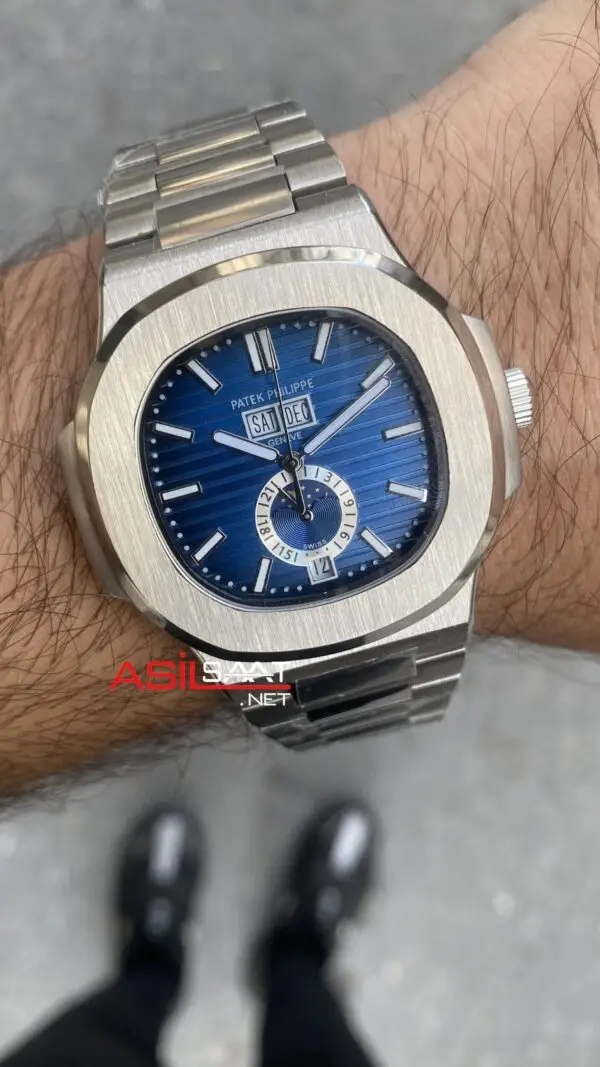 Patek Philippe Nautilus Annual Calendar Mavi Kadran 40 mm 5726 Silver Replika Saat PPNA072 Patek Philippe Nautilus Annual Calendar Mavi Kadran 40 mm 5726 Silver Replika Saat PPNA072