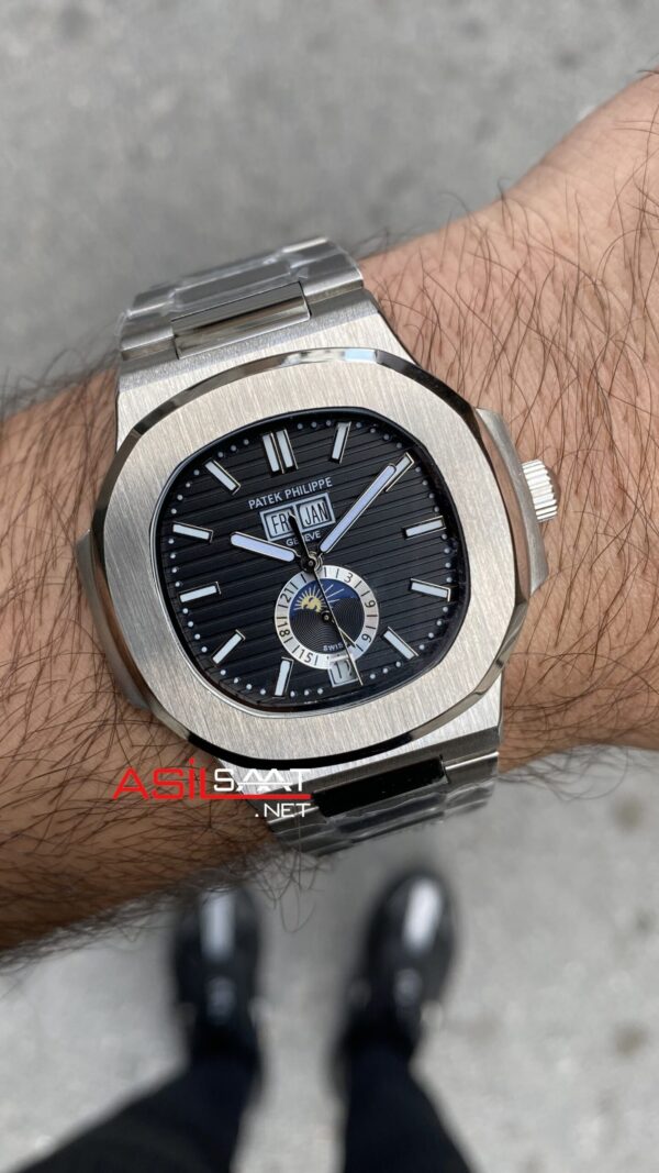 Patek Philippe Nautilus Annual Calendar Siyah Kadran 40 mm 5726 Silver Replika Saat PPNA070 Patek Philippe Nautilus Annual Calendar Siyah Kadran 40 mm 5726 Silver Replika Saat PPNA070