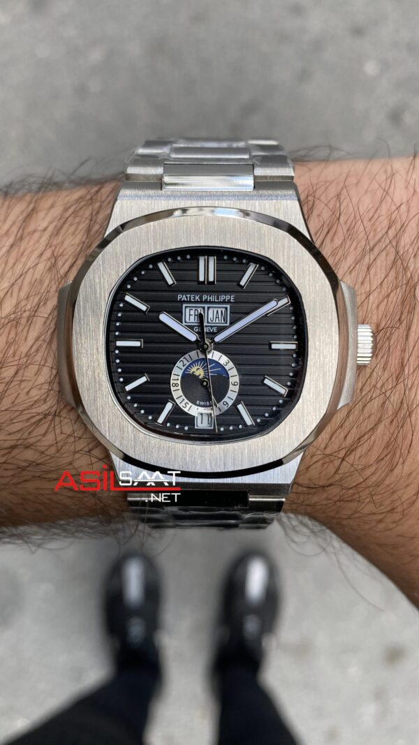 Patek Philippe Nautilus Annual Calendar Siyah Kadran 40 mm 5726 Silver Replika Saat PPNA070 Patek Philippe Nautilus Annual Calendar Siyah Kadran 40 mm 5726 Silver Replika Saat PPNA070