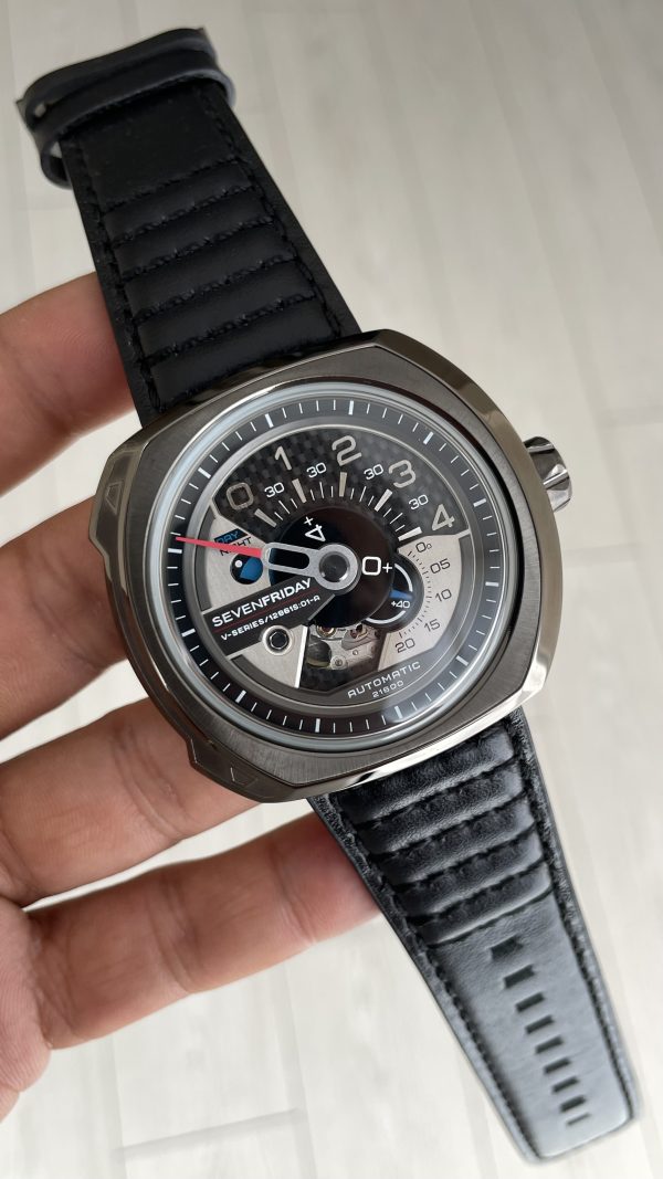 SevenFriday V Series V3/01 PVD Black 44mm SevenFriday V Series V3/01 PVD Black 44mm