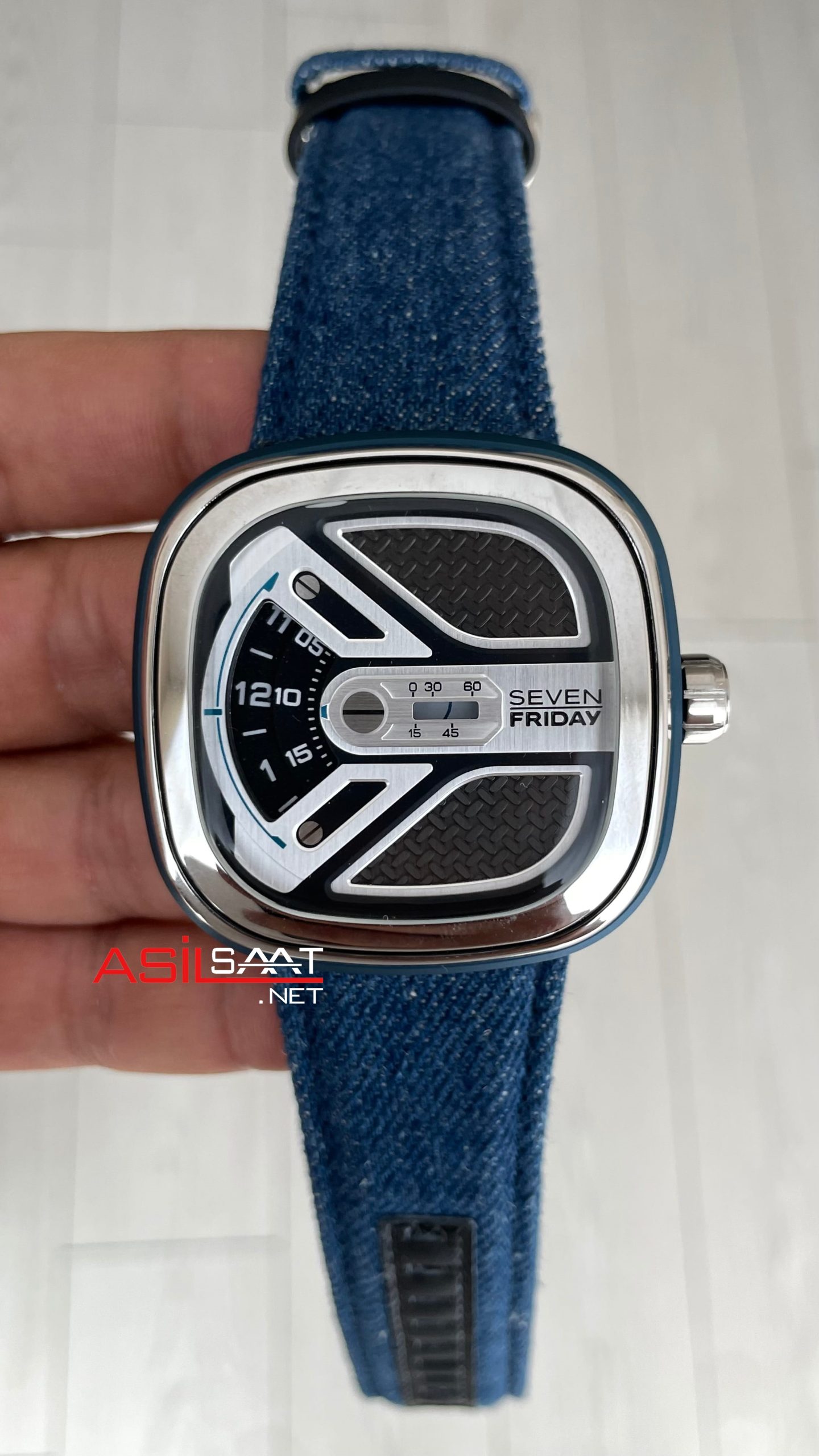 SevenFriday M Series Urban Explorer M1B/01 Mavi 47mm SevenFriday M Series Urban Explorer M1B/01 Mavi 47mm