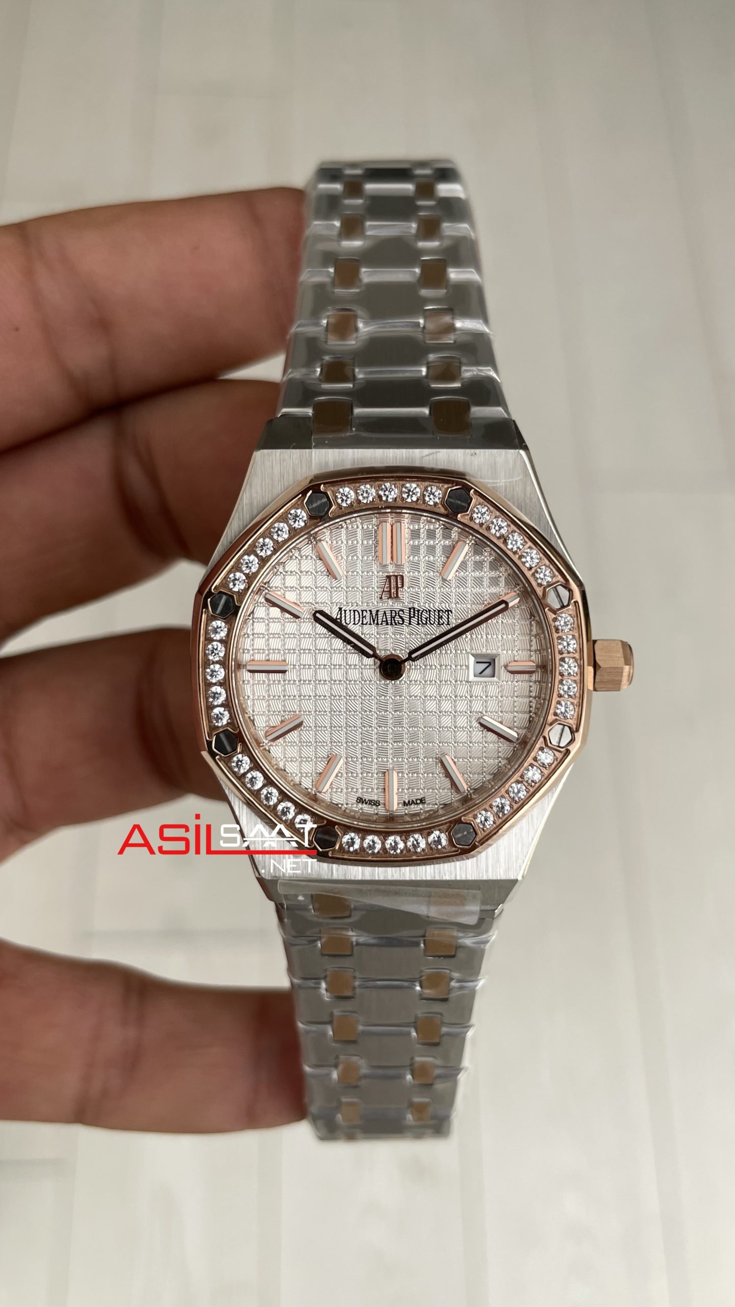 Audemars Piguet Royal Oak Lady Diamond Beyaz Kadran 67651SR Silver Rose 33mm Kadın Replika Saat Audemars Piguet Royal Oak Lady Diamond Beyaz Kadran 67651SR Silver Rose 33mm Kadın Replika Saat