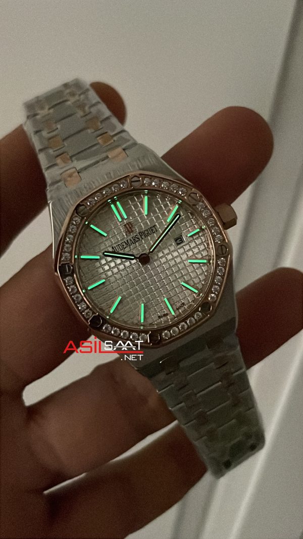 Audemars Piguet Royal Oak Lady Diamond Beyaz Kadran 67651SR Silver Rose 33mm Kadın Replika Saat Audemars Piguet Royal Oak Lady Diamond Beyaz Kadran 67651SR Silver Rose 33mm Kadın Replika Saat