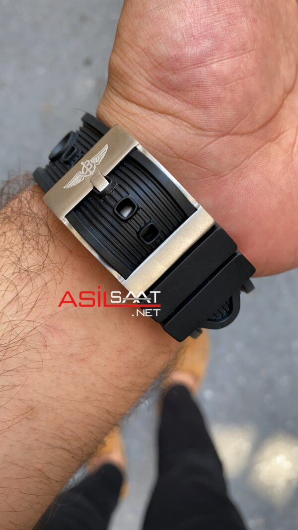 Breitling Avenger A17318 Siyah Kadran