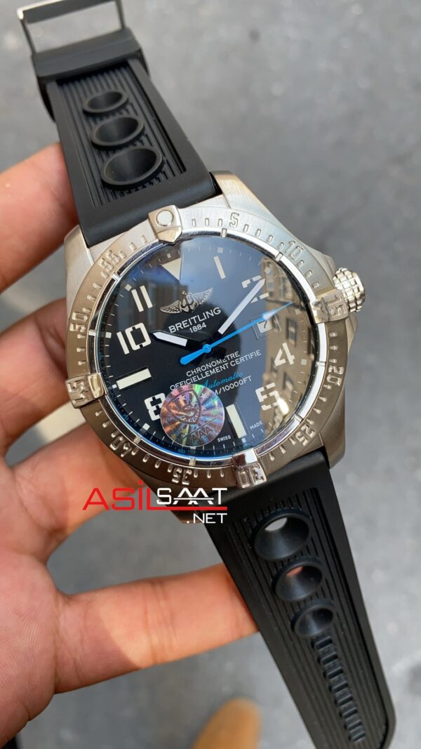 Breitling Avenger A17318 Siyah Kadran
