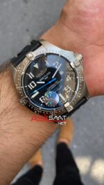 Breitling Avenger A17318 Siyah Kadran