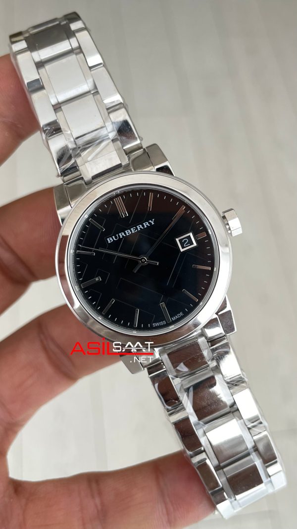 Burberry BU9101 Siyah 34mm Kadın Kol Saati ! Zamansız Zarafetin ve Modanın Simgesi Burberry BU9101 Siyah 34mm Kadın Kol Saati ! Zamansız Zarafetin ve Modanın Simgesi