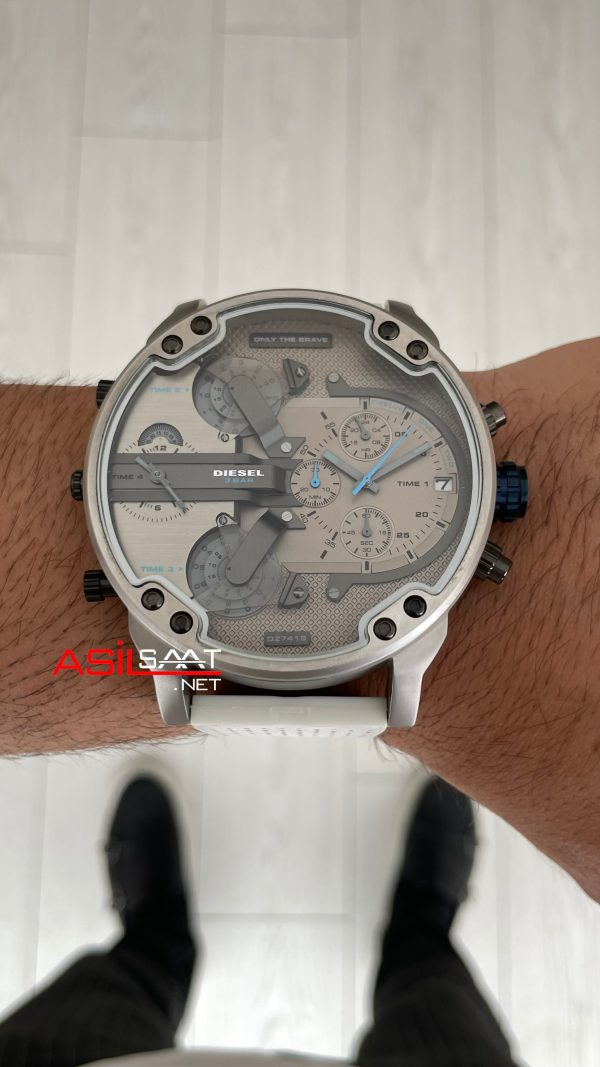 Diesel DZ7419 Mr. Daddy 2.0 Gri ve Beyaz 57mm Erkek Kol Saati