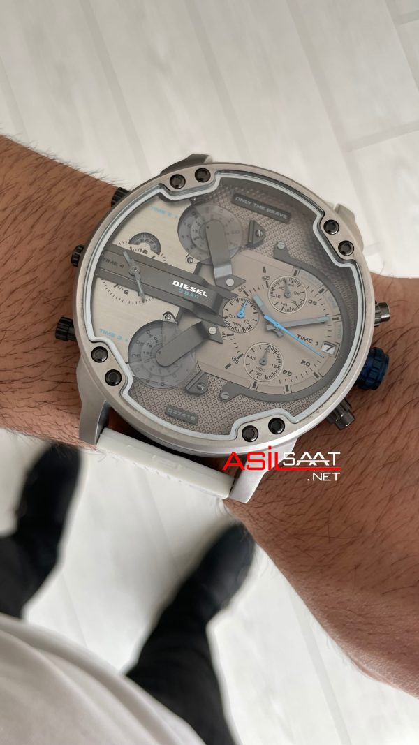 Diesel DZ7419 Mr. Daddy 2.0 Gri ve Beyaz 57mm Erkek Kol Saati