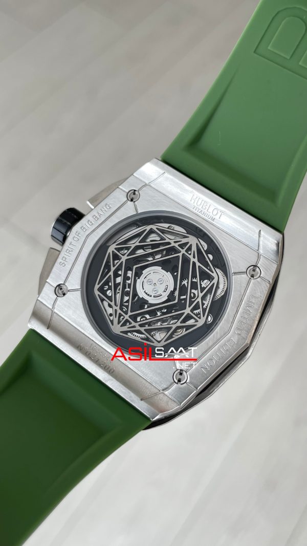 Hublot Spirit Of Big Bang Sang Bleu Green 44mm Yeşil Kadran Replika Saat