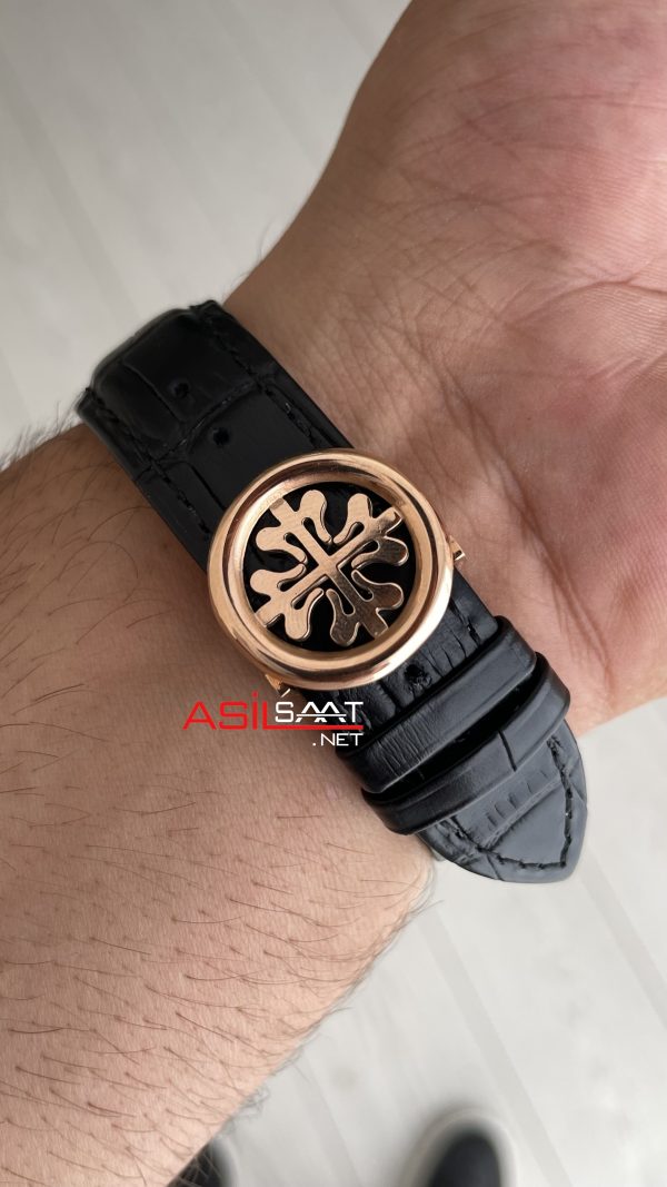 Patek Philippe Geneve Tourbillon Moonphase Skeleton Diamond Dial Siyah Kadran 42 mm İskelet Taşlı Rose Replika Saat Patek Philippe Geneve Tourbillon Moonphase Skeleton Diamond Dial Siyah Kadran 42 mm İskelet Taşlı Rose Replika Saat