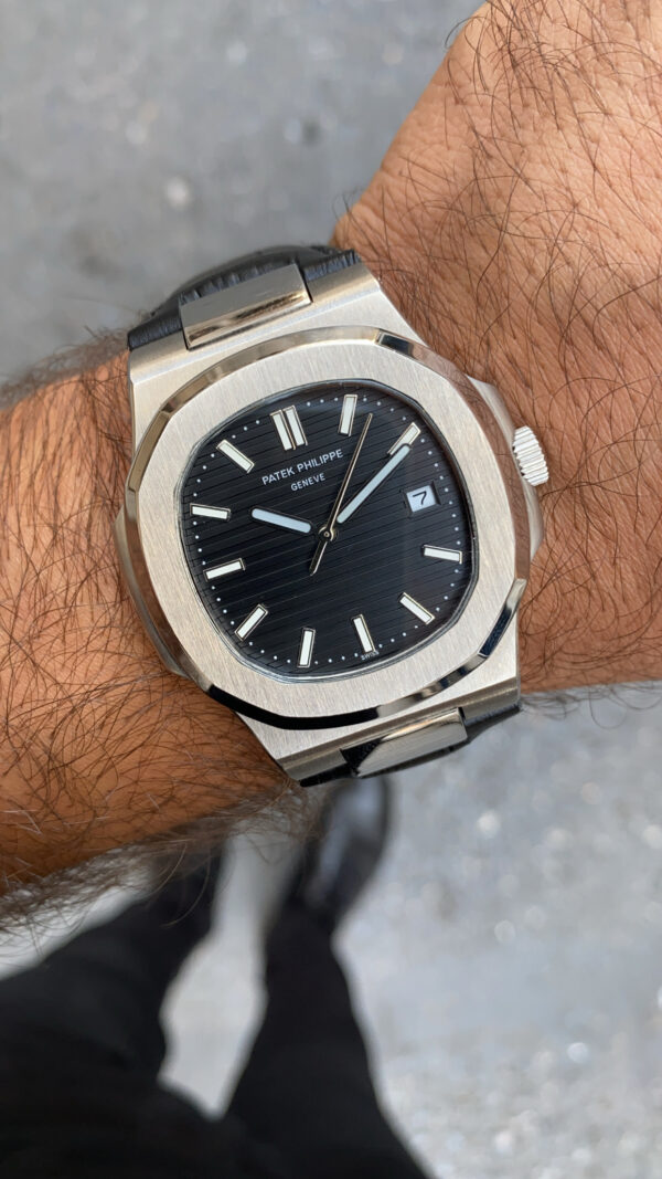Patek Philippe Nautilus 5711 Siyah Kadran Deri