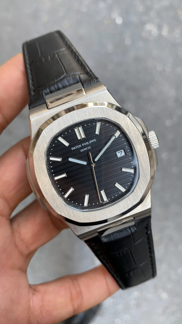 Patek Philippe Nautilus 5711 Siyah Kadran Deri