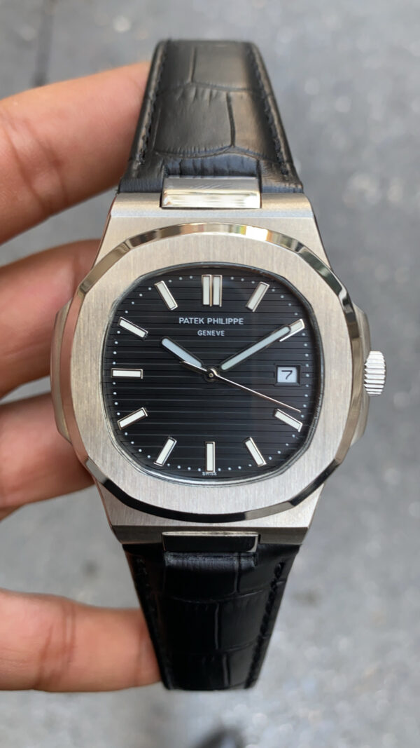 Patek Philippe Nautilus 5711 Siyah Kadran Deri