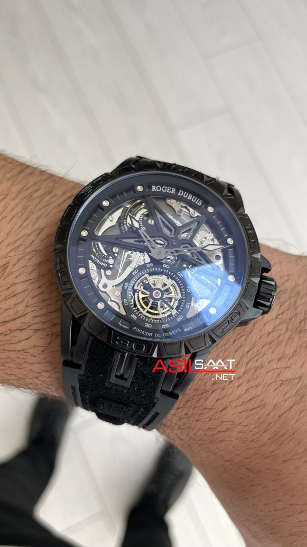 Roger Dubuis Excalibur Spider Pirelli Skeleton Tourbilllon PVD Siyah 48mm Replika Saat Roger Dubuis Excalibur Spider Pirelli Skeleton Tourbilllon PVD Siyah 48mm Replika Saat