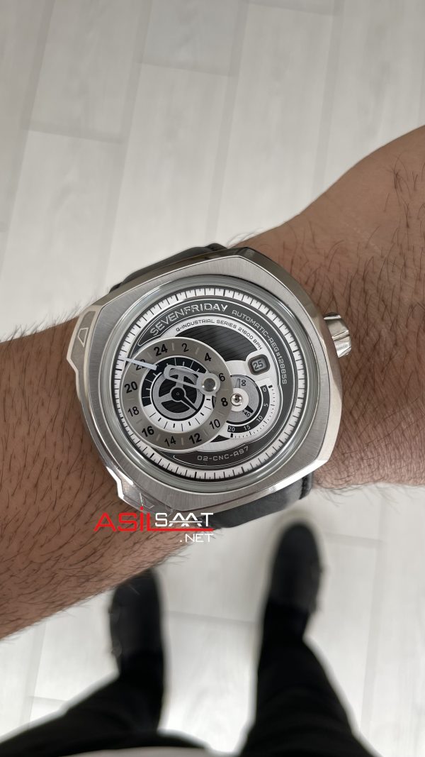 SevenFriday Q Series Q1/01 Beyaz Silver 44mm SevenFriday Q Series Q1/01 Beyaz Silver 44mm