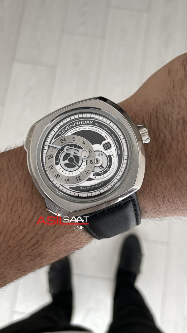 SevenFriday Q Series Q1/01 Beyaz Silver 44mm SevenFriday Q Series Q1/01 Beyaz Silver 44mm
