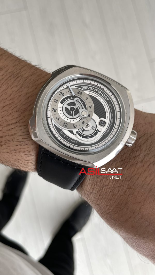 SevenFriday Q Series Q1/01 Beyaz Silver 44mm SevenFriday Q Series Q1/01 Beyaz Silver 44mm