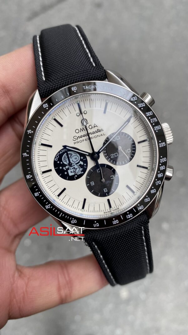 Omega Replika Saat Speedmaster Snoopy Award 50th Anniversary Siyah 42 mm