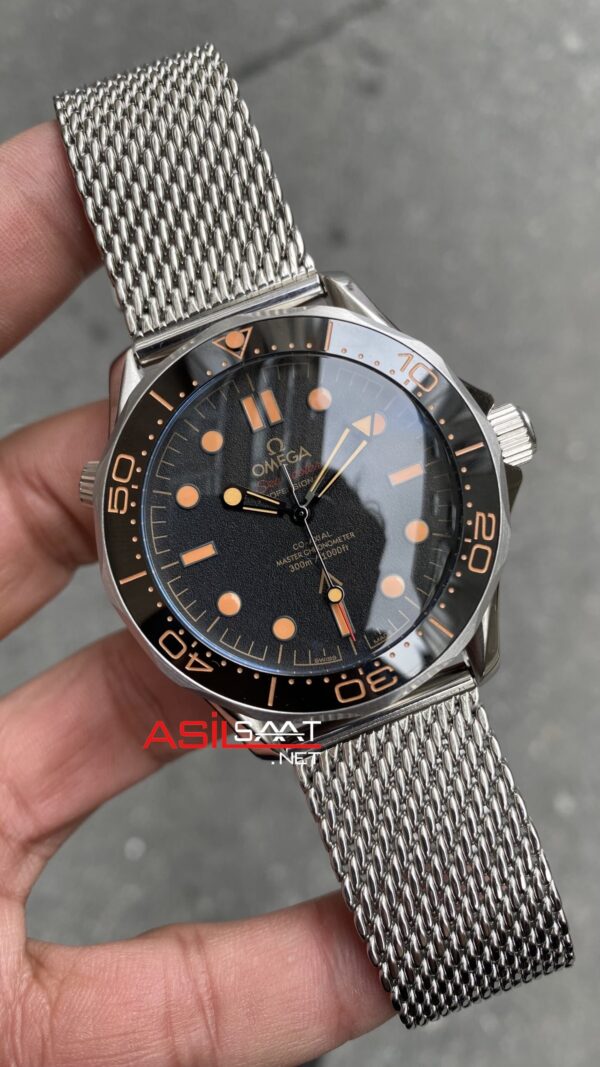 Omega Seamaster Diver 300m James Bond 007 Siyah Replika Saat