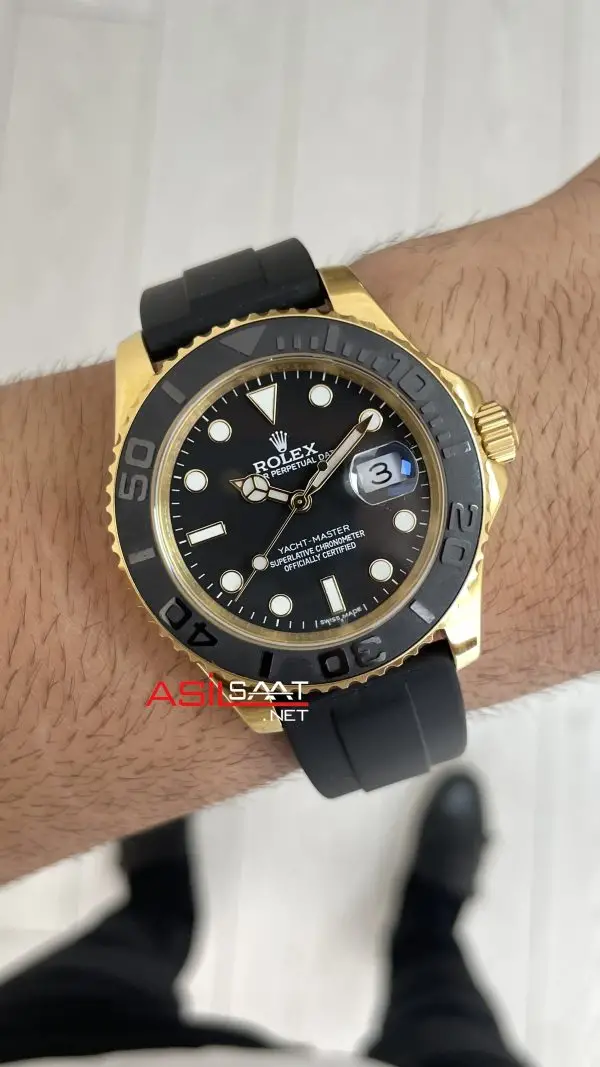 Rolex Yacht Master Oysterflex Rubber 226658 Gold Siyah Kadran 42mm Replika Saat