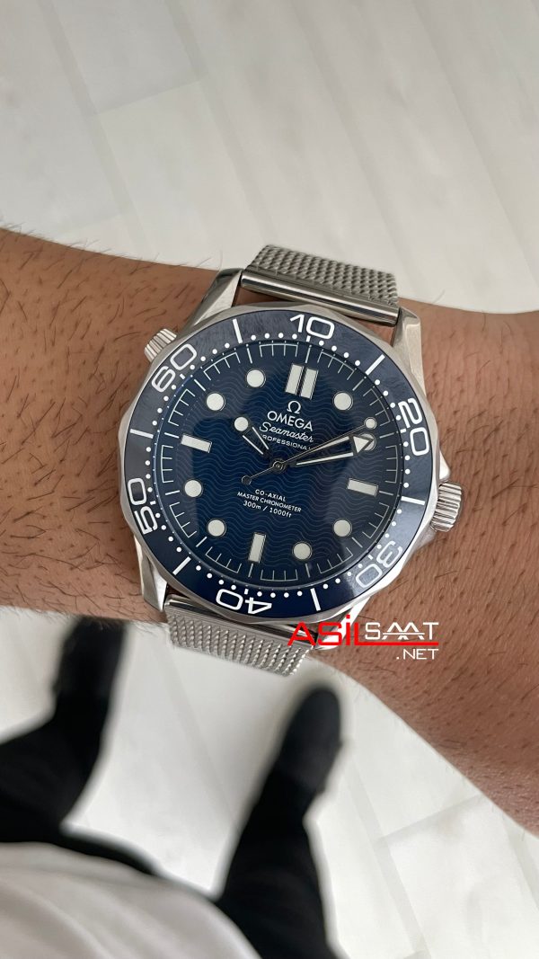 Omega Seamaster Diver 300M James Bond 007 Mavi Kadran 60th Anniversary 42mm Replika Saat Omega Seamaster Diver 300M James Bond 007 Mavi Kadran 60th Anniversary 42mm Replika Saat