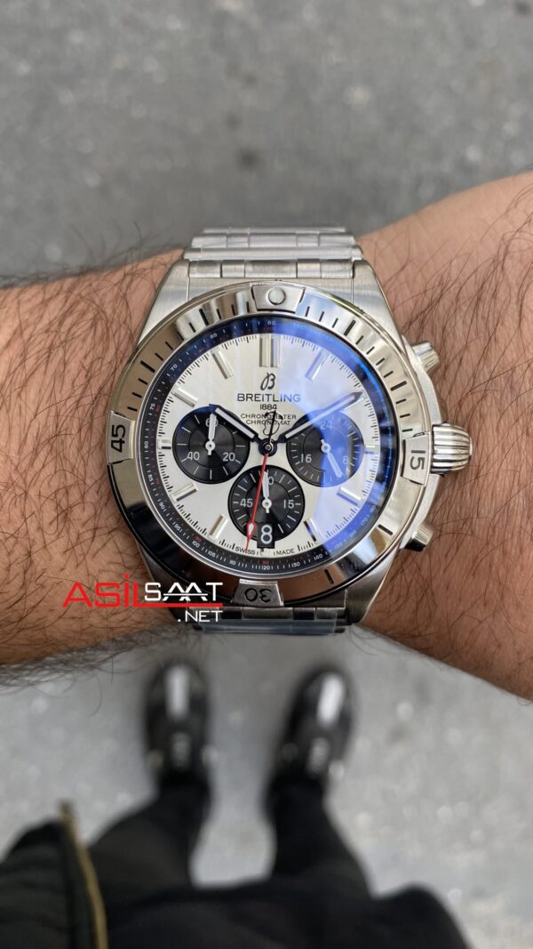 Breitling Chronomat B01 42mm Panda Replika Saat