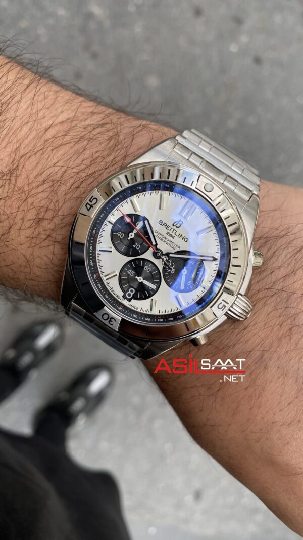 Breitling Chronomat B01 42mm Panda Replika Saat