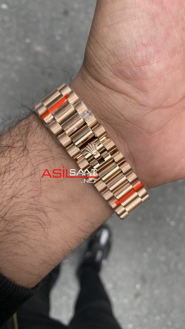 Rolex Day Date Chocolate Baget Diamond Dial Rose 40 mm Fluted Bezel 228235 Replika Saat Rolex Day Date Chocolate Baget Diamond Dial Rose 40 mm Fluted Bezel 228235 Replika Saat