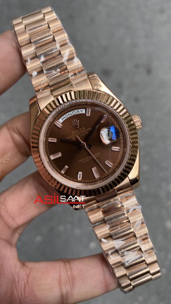 Rolex Day Date Chocolate Baget Diamond Dial Rose 40 mm Fluted Bezel 228235 Replika Saat Rolex Day Date Chocolate Baget Diamond Dial Rose 40 mm Fluted Bezel 228235 Replika Saat